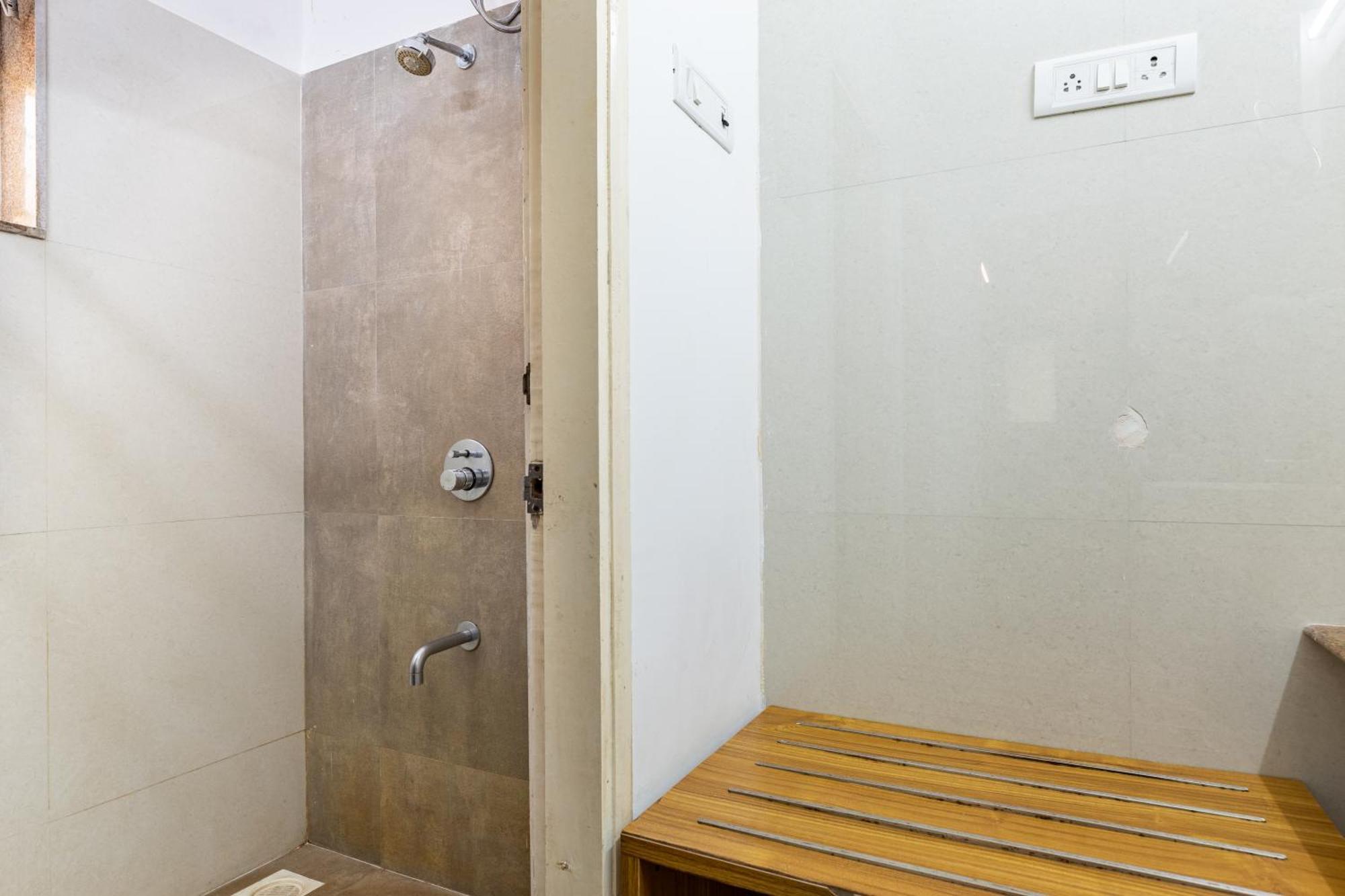 Hotel Golden Waves Holidays 3*